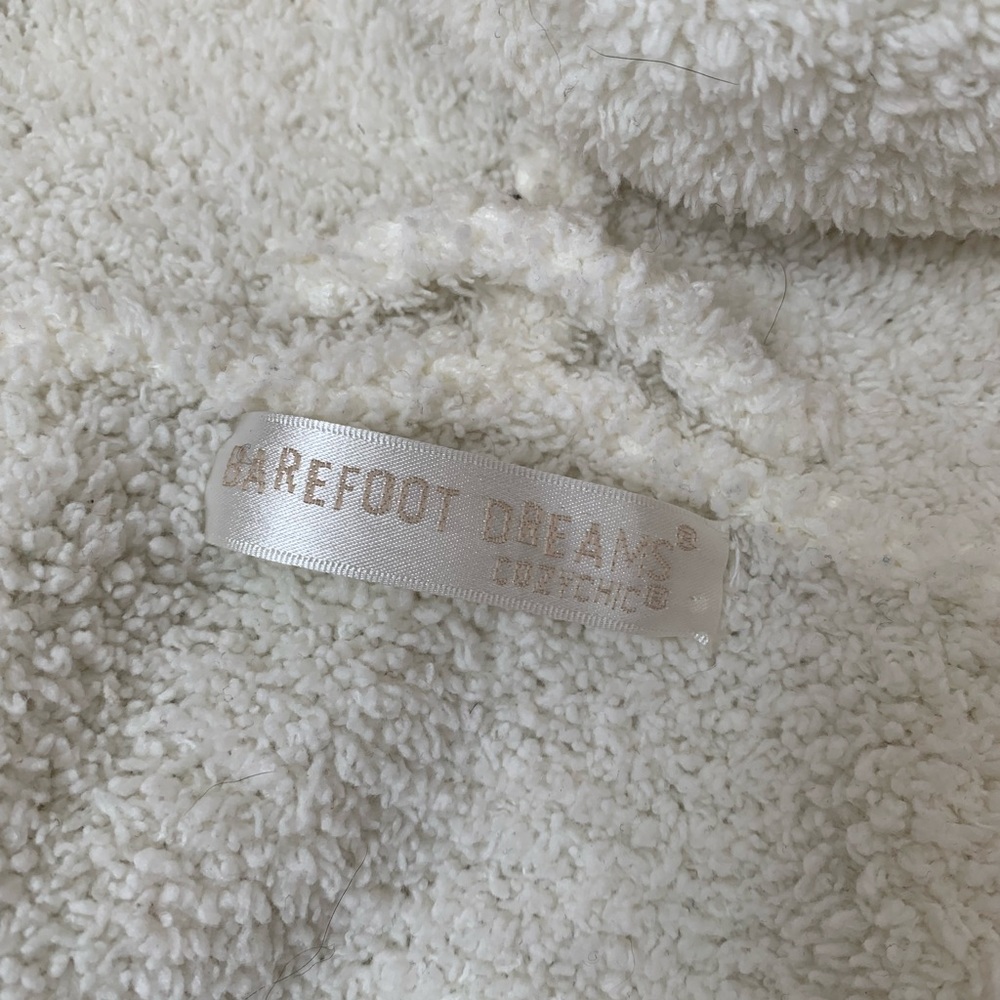 Barefoot Dreams Cream Hooded Plush Robe with Belt - Picture 5 of 9